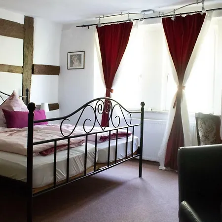 Zur Traube Hotel 3*